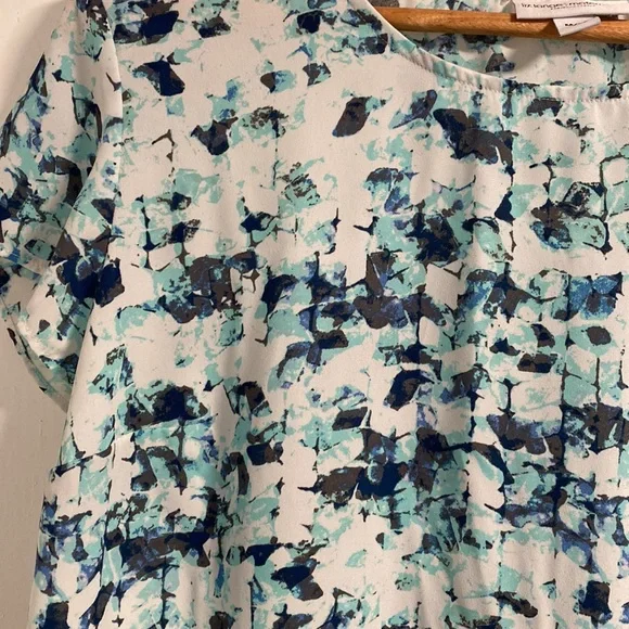 Patterned Top - Picture 3 of 4